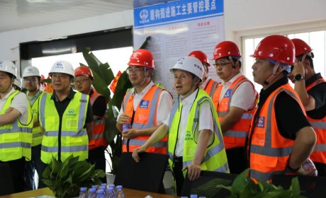 股份公司副總裁、總工程師孔遁到深大城際2標(biāo)土建項(xiàng)目部調(diào)研指導(dǎo)工作